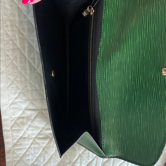 LOUIS VUITTON Epi Montaigne 27 Clutch Bag Green M52654 LV Auth - COA on purchase - Picture 9 of 10